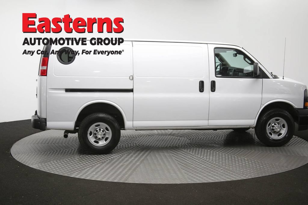 Used 2021 Chevrolet Express 3500 w/ Driver Convenience Package RWD image 40