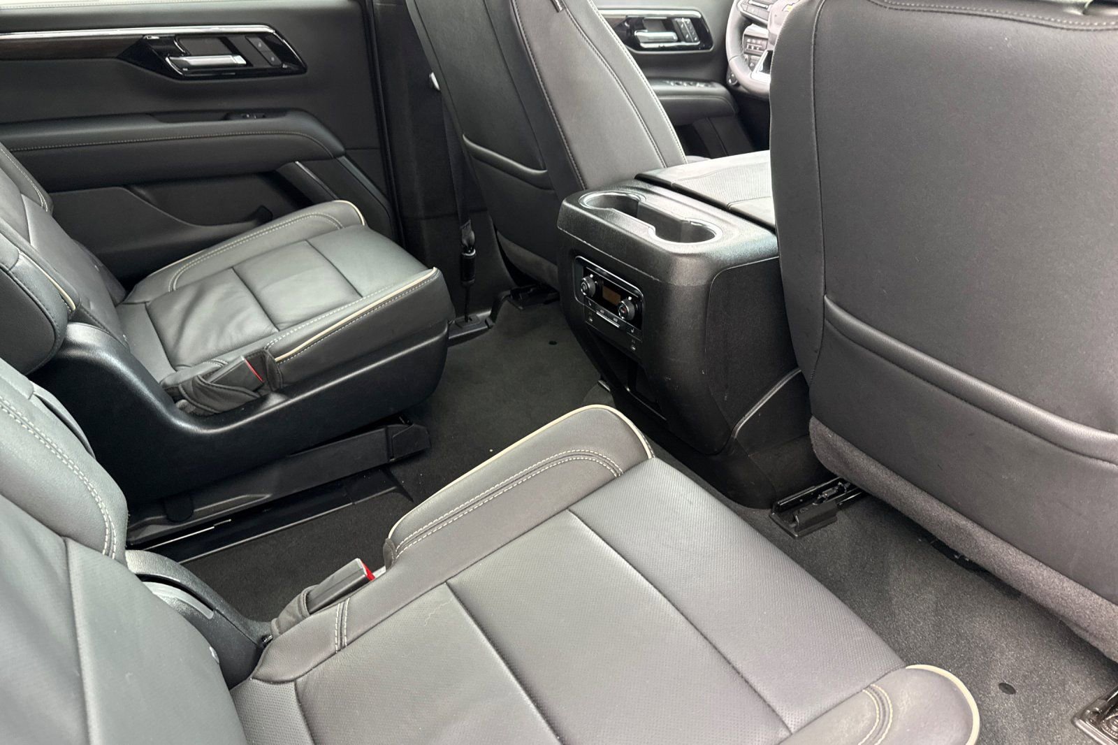 Used 2025 Chevrolet Tahoe Premier image 16