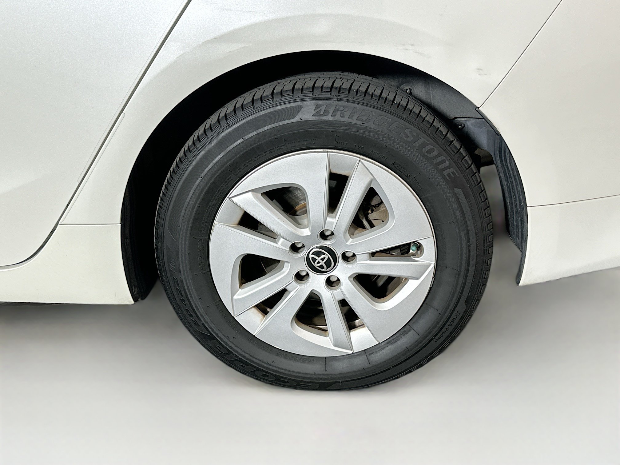 Used 2016 Toyota Prius Two FWD image 11
