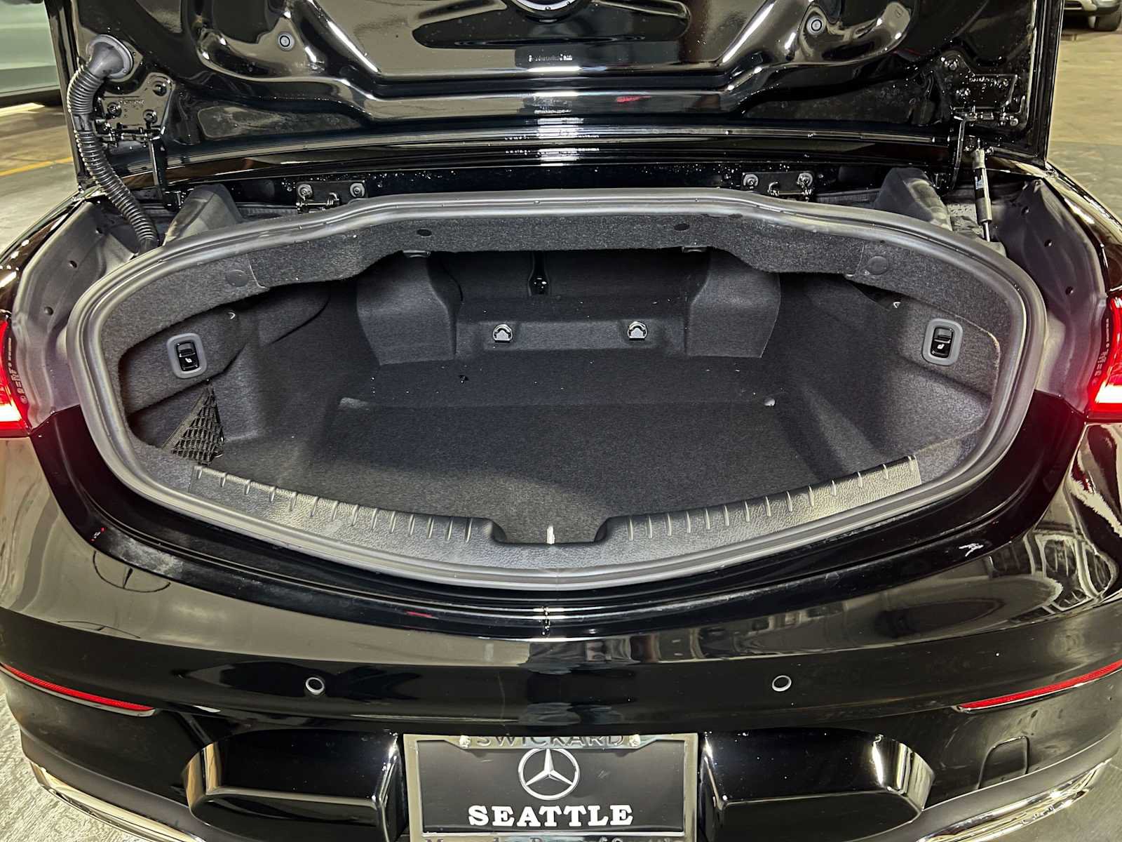 Used 2026 Mercedes-Benz CLE 300 4MATIC Cabriolet image 16
