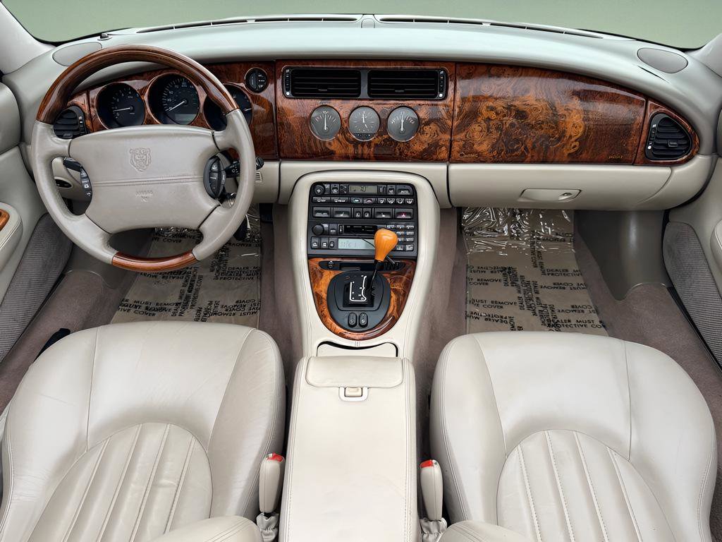 Used 2002 Jaguar XK8 Convertible image 37