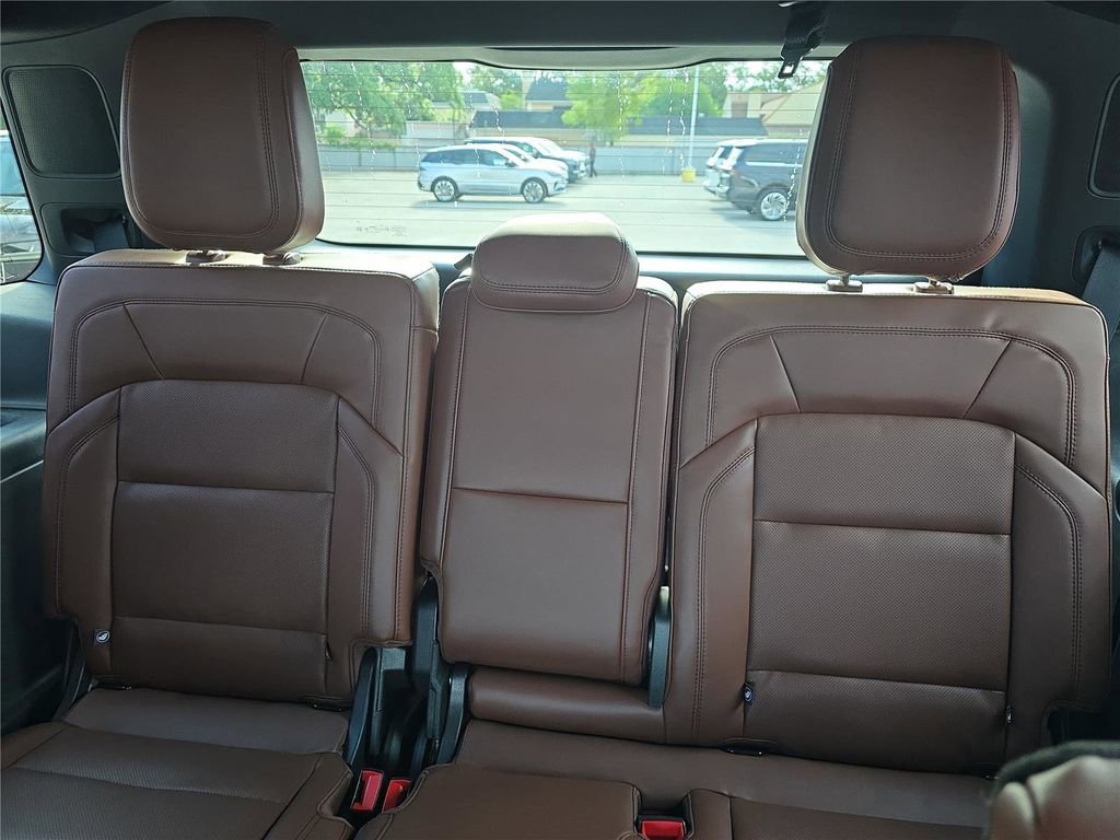 New 2026 Lincoln Navigator Reserve AWD/4WD image 10