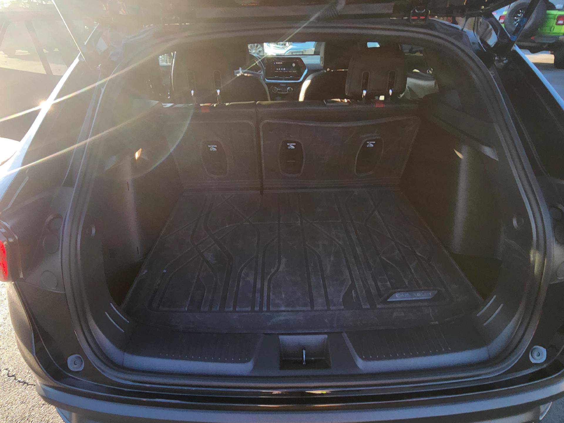 Used 2025 Chevrolet Trax RS w/ Sunroof Package FWD image 10