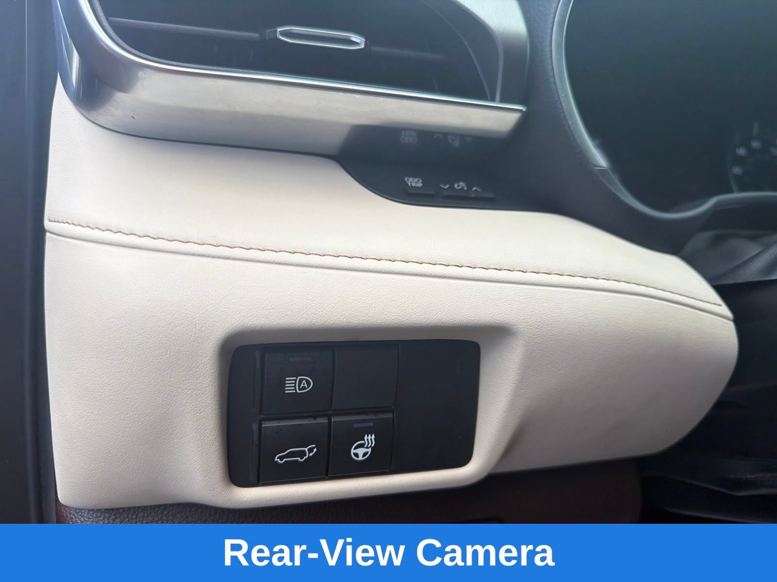 Used 2020 Toyota Highlander Limited AWD/4WD image 16