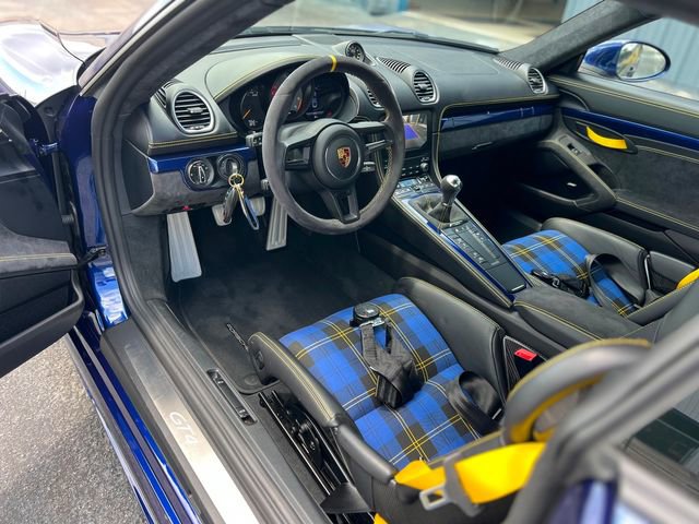 Used 2020 Porsche 718 Cayman GT4 RWD image 90