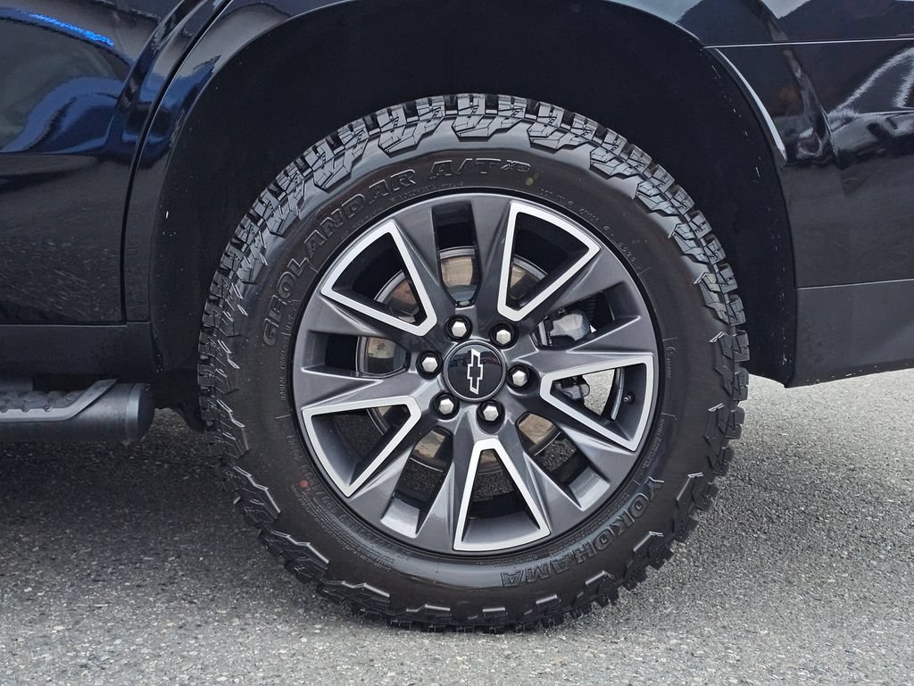 Used 2023 Chevrolet Tahoe Z71 w/ Z71 Off-Road Package AWD/4WD image 9