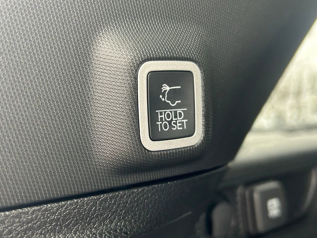 New 2026 Jeep Grand Cherokee Altitude image 9