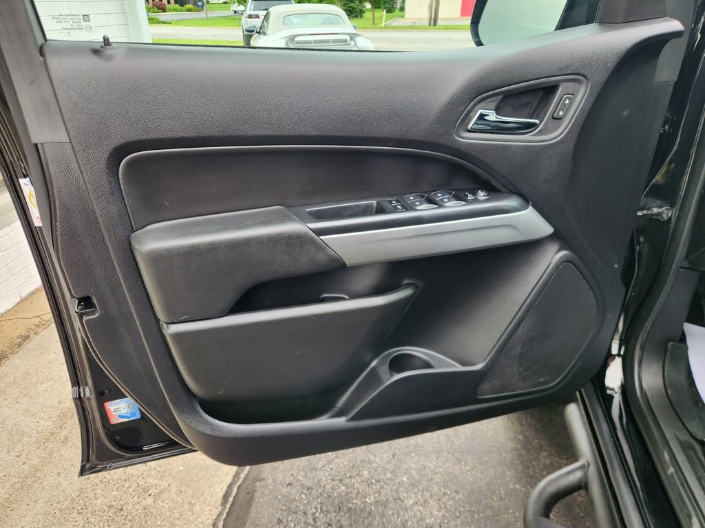 Used 2019 Chevrolet Colorado LT w/ Redline Special Edition AWD/4WD image 21