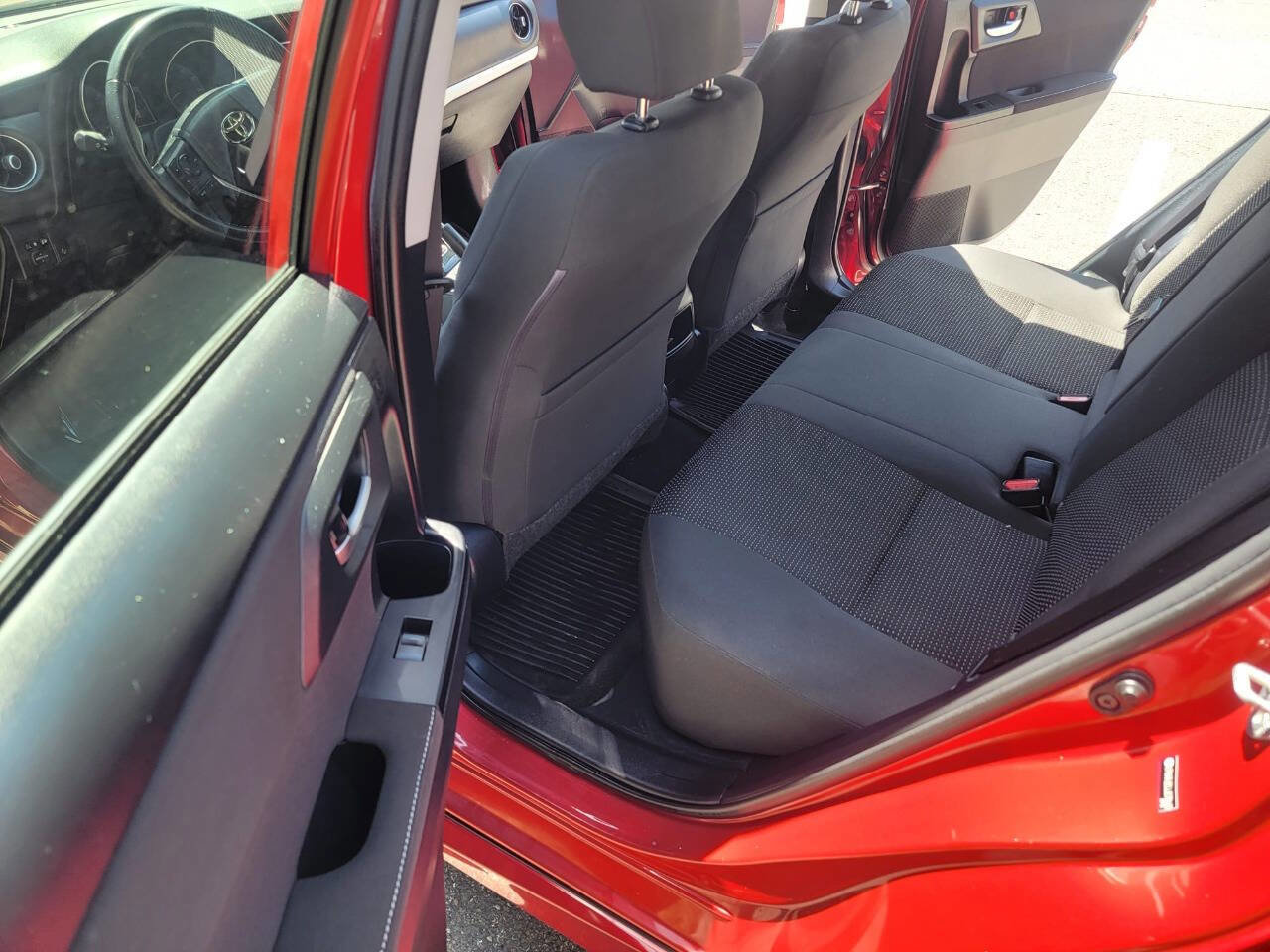 Used 2018 Toyota Corolla iM image 13