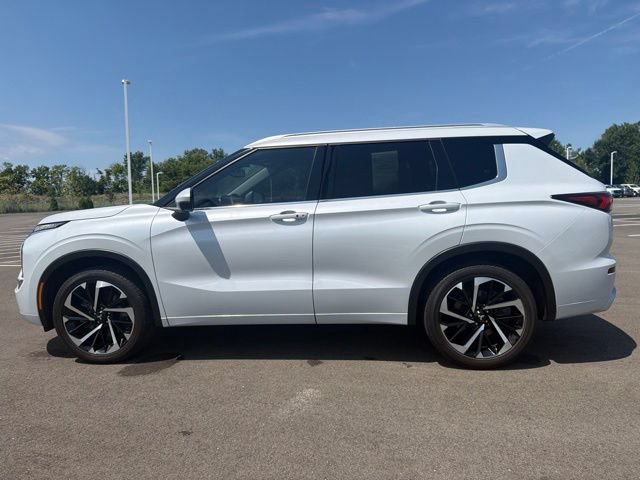 Used 2024 Mitsubishi Outlander SEL Black Edition AWD/4WD image 16