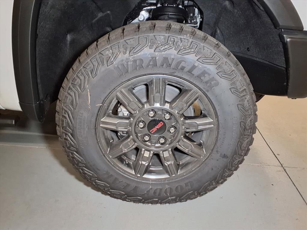 New 2026 GMC Sierra 1500 AT4X image 4