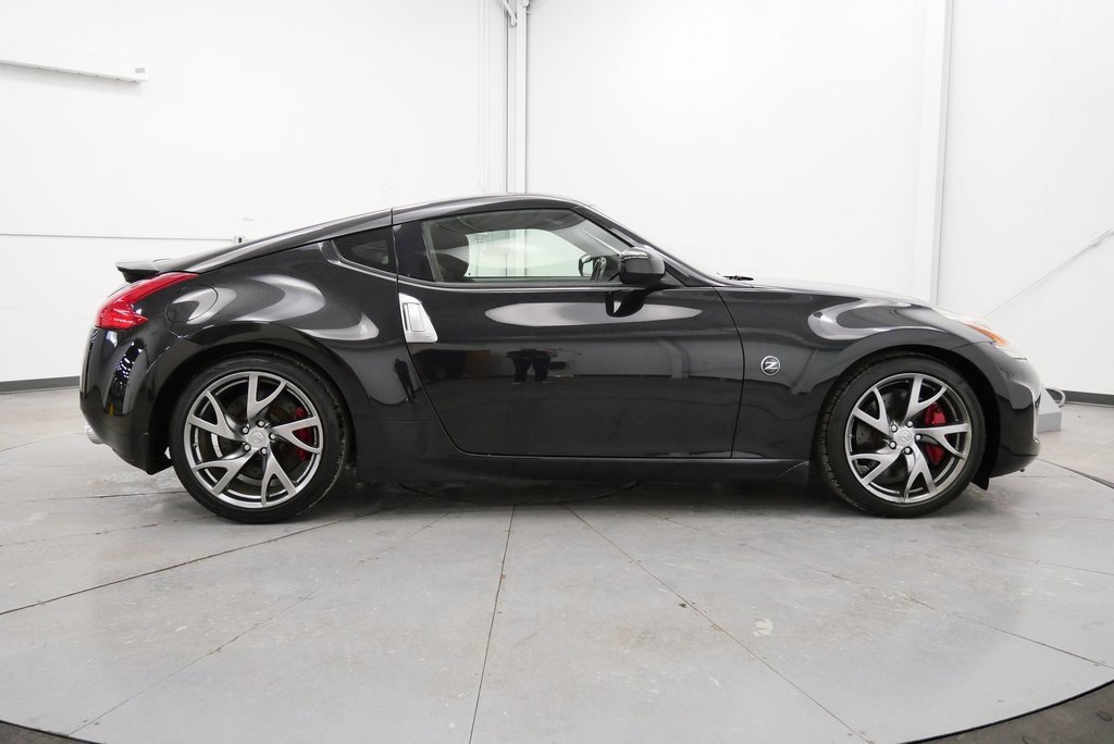 Used 2016 Nissan 370Z w/ Sport Package image 8