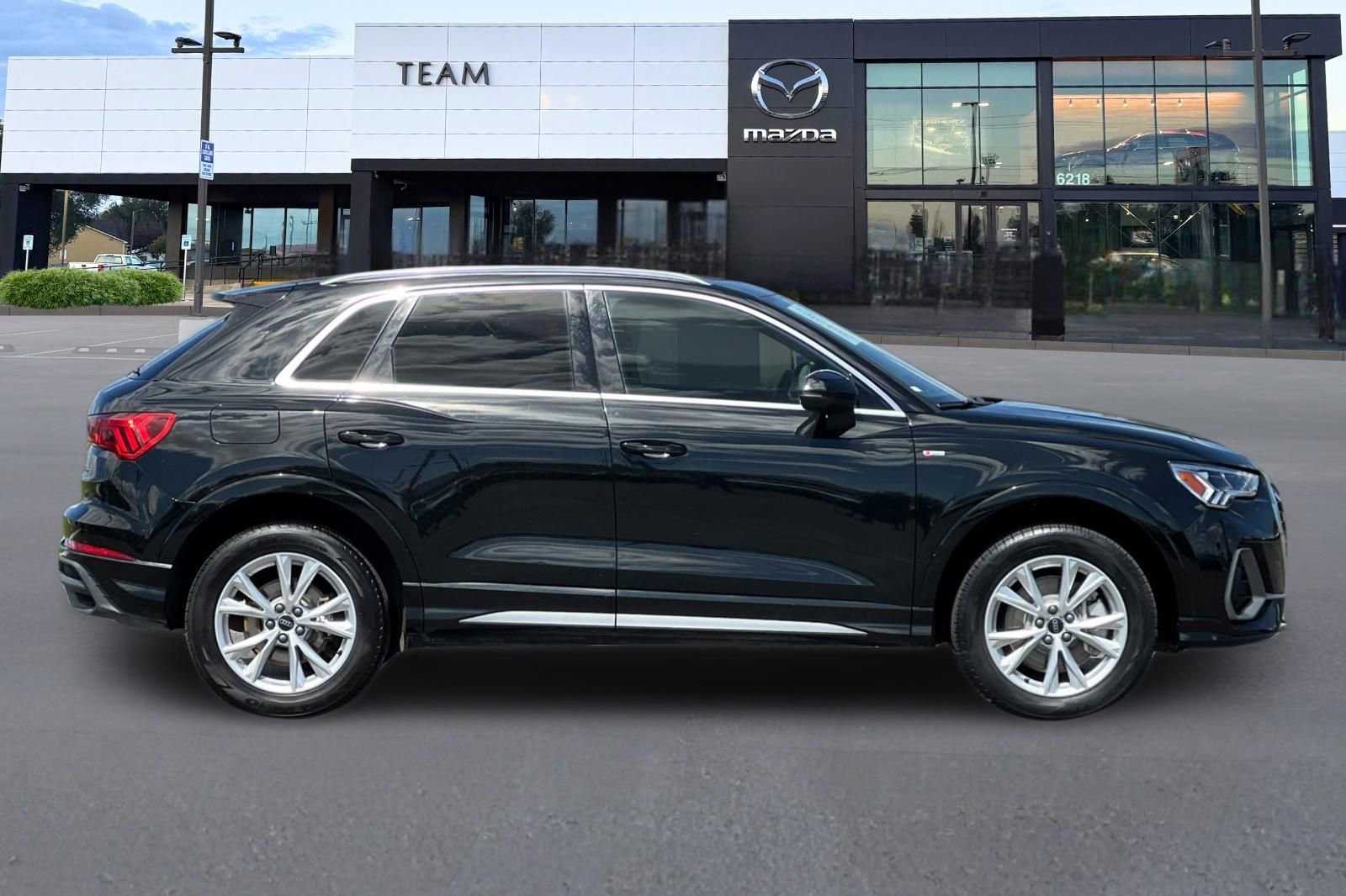 Used 2023 Audi Q3 2.0T Premium AWD/4WD image 3