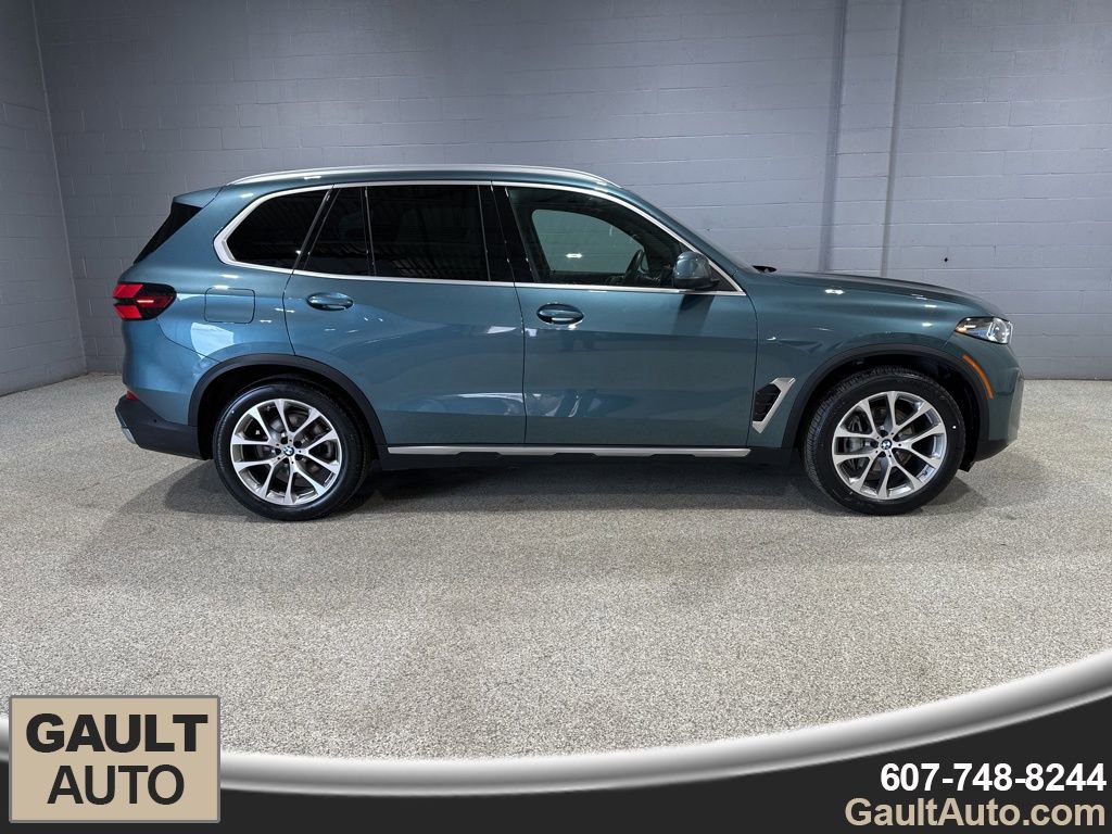 Certified 2024 BMW X5 xDrive40i w/ Premium Package image 2
