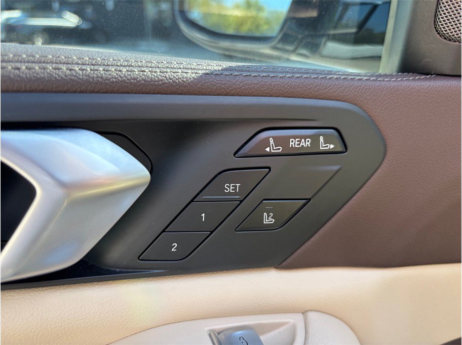 Used 2019 BMW X7 xDrive40i w/ Premium Package AWD/4WD image 25
