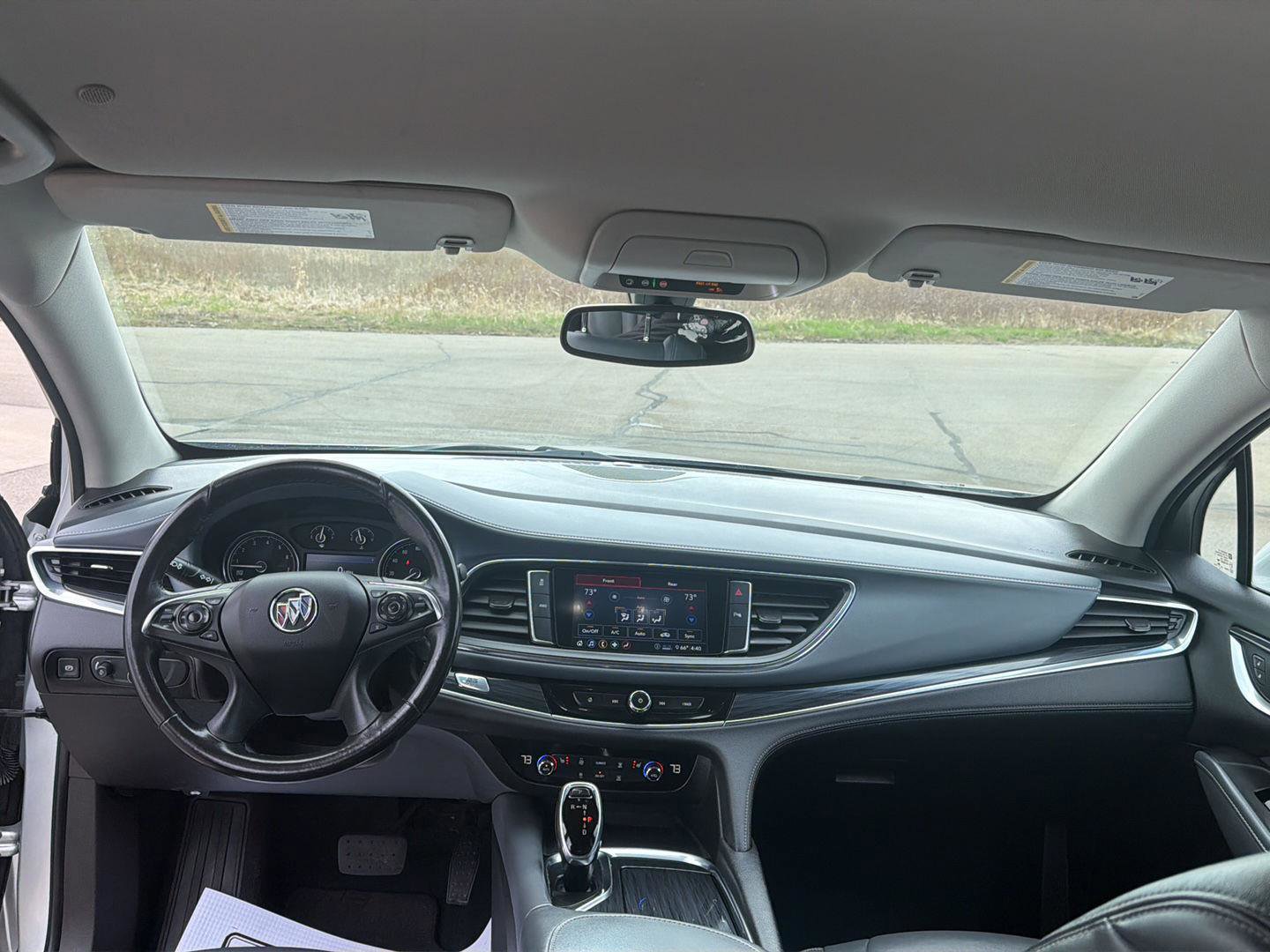 Used 2021 Buick Enclave Essence image 31