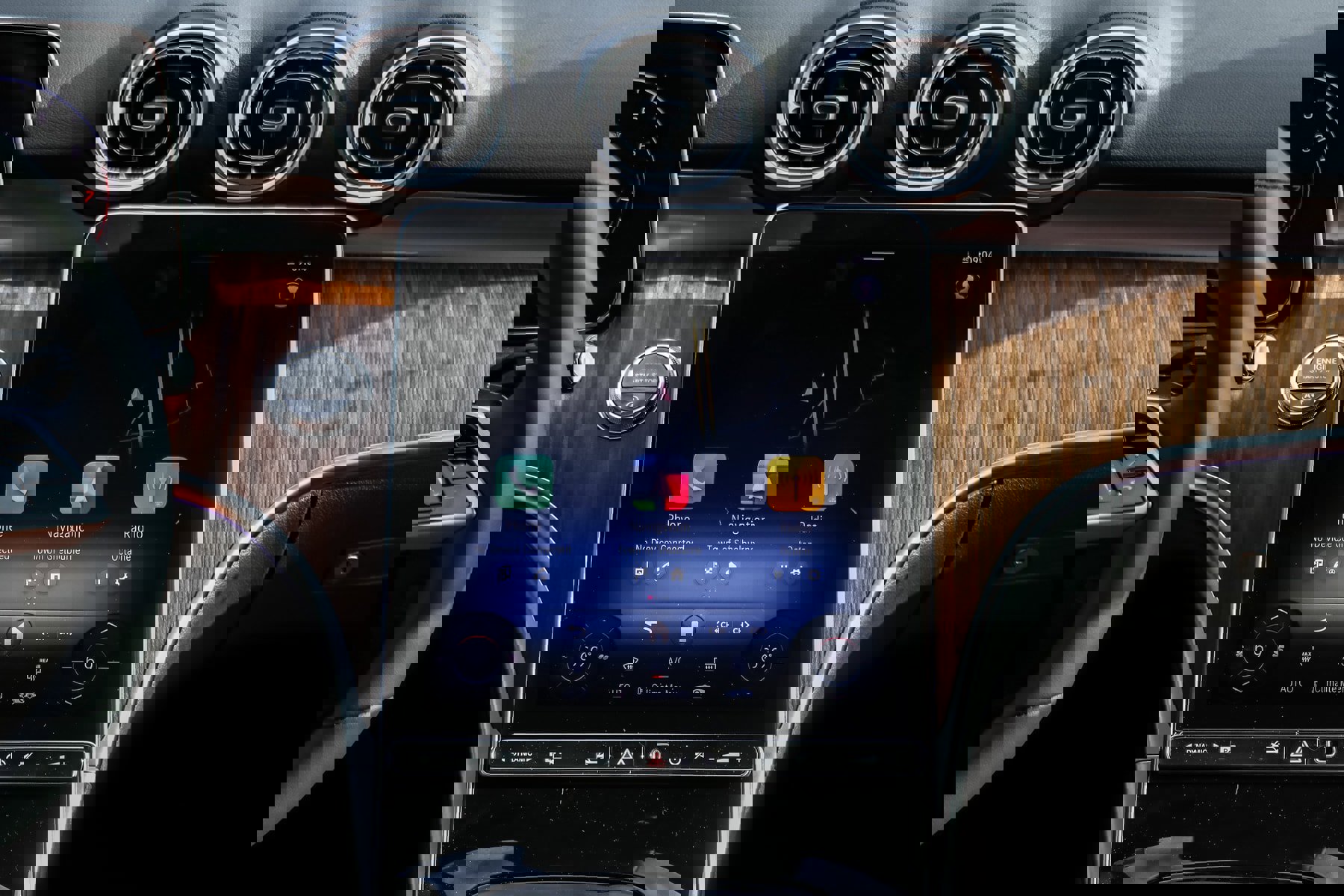 New 2025 Mercedes-Benz C 300 4MATIC Sedan image 10