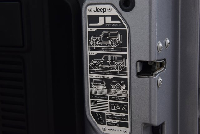 Used 2018 Jeep Wrangler Unlimited Sahara image 24