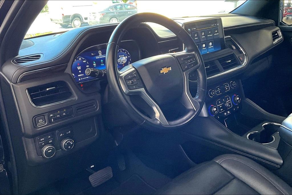 Used 2023 Chevrolet Suburban LT image 4