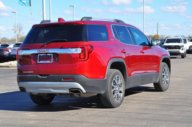Used 2023 GMC Acadia SLE w/ Driver Convenience Package image 3