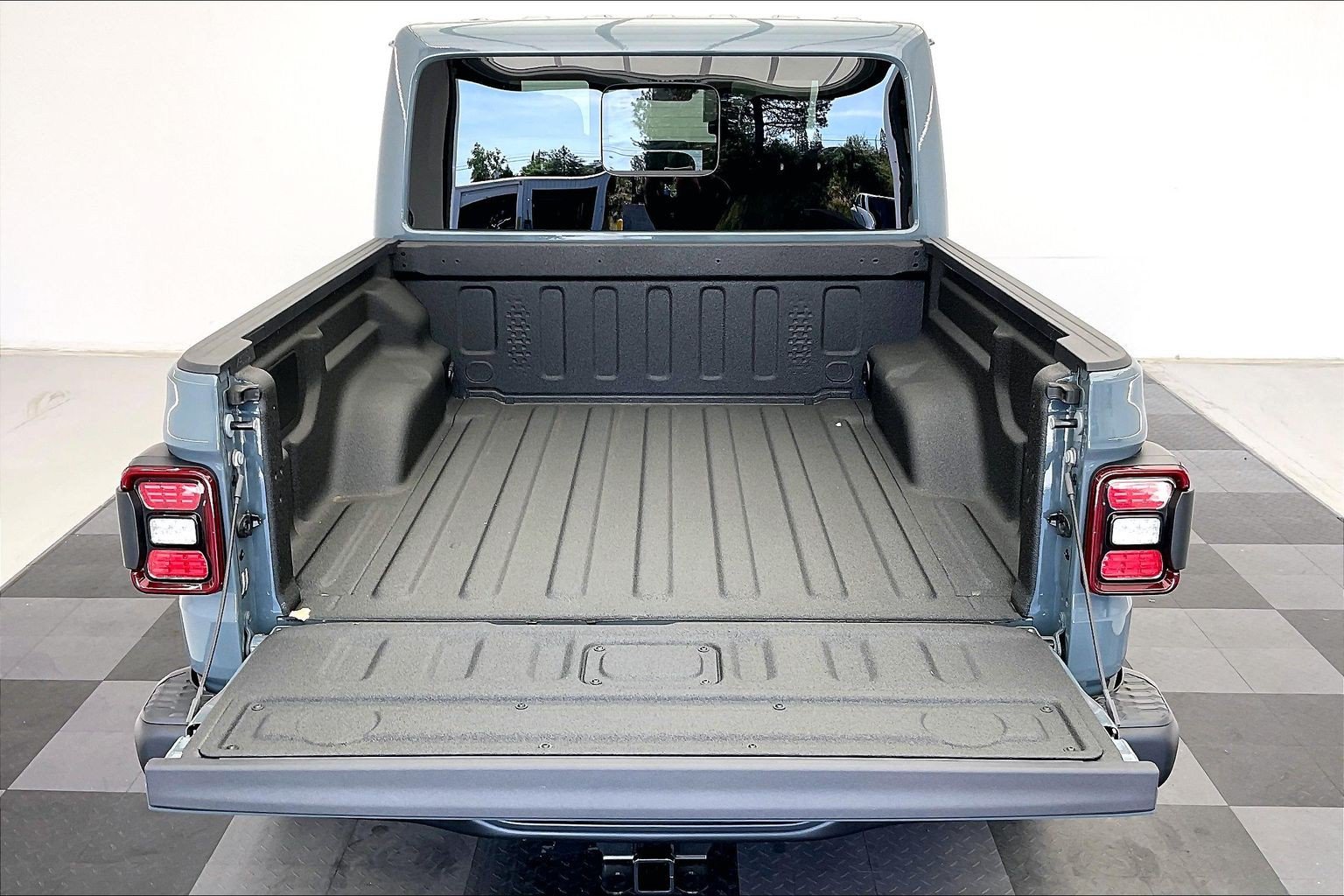 New 2026 Jeep Gladiator Rubicon w/ Steel Power Dome Hood Package AWD/4WD image 11