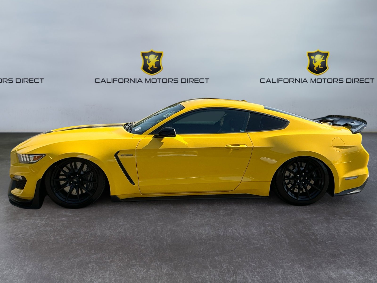 Used 2017 Ford Mustang Shelby GT350 image 8