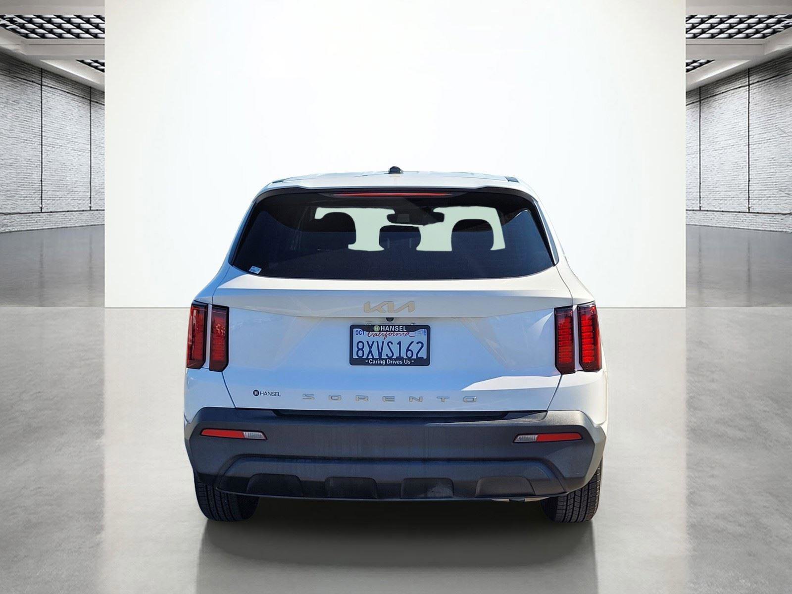 Used 2022 Kia Sorento LX image 5