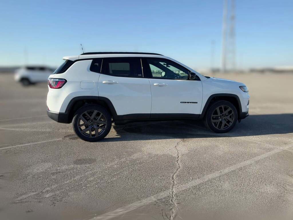 New 2026 Jeep Compass Latitude image 13