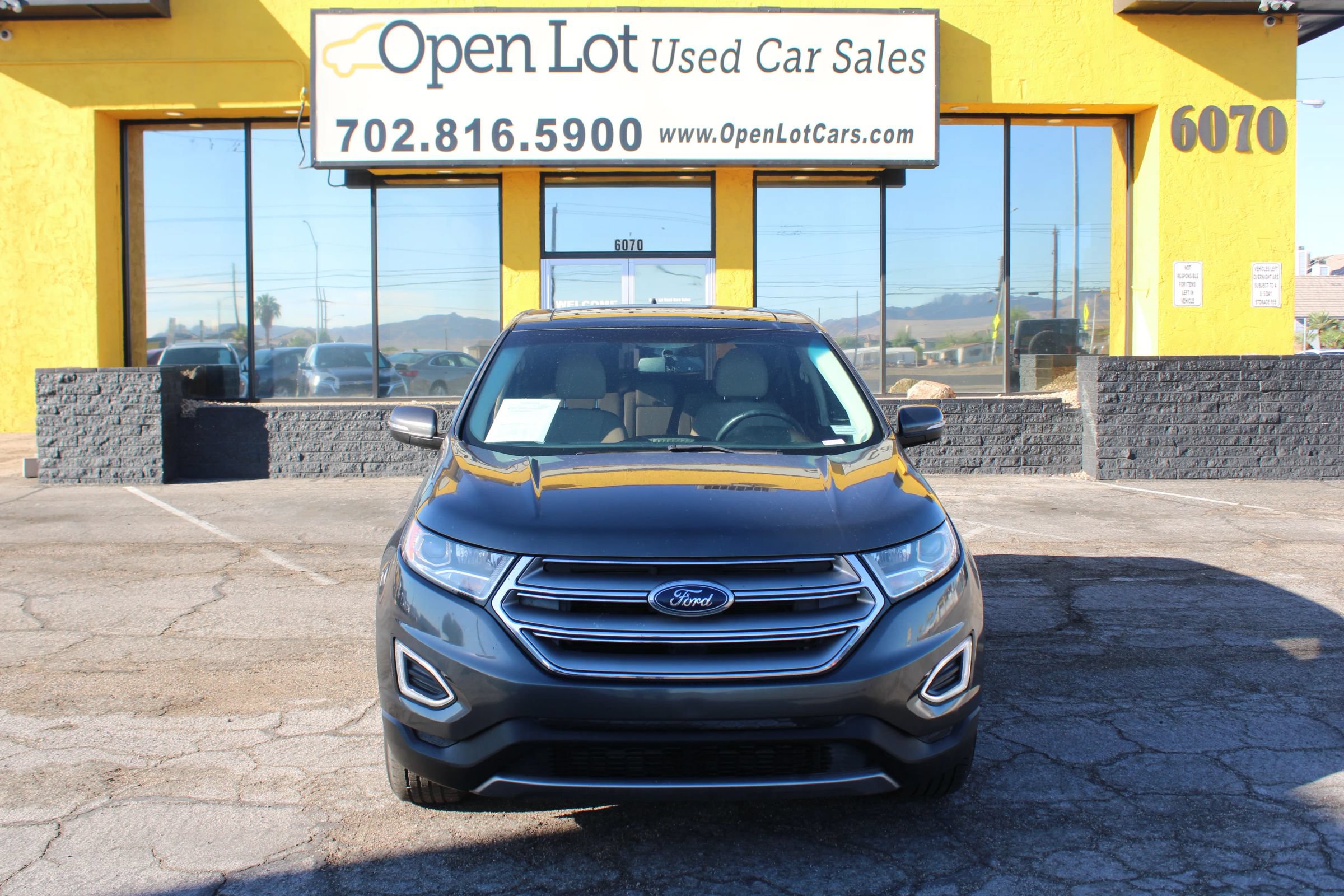 Used 2018 Ford Edge Titanium w/ Equipment Group 301A FWD image 3