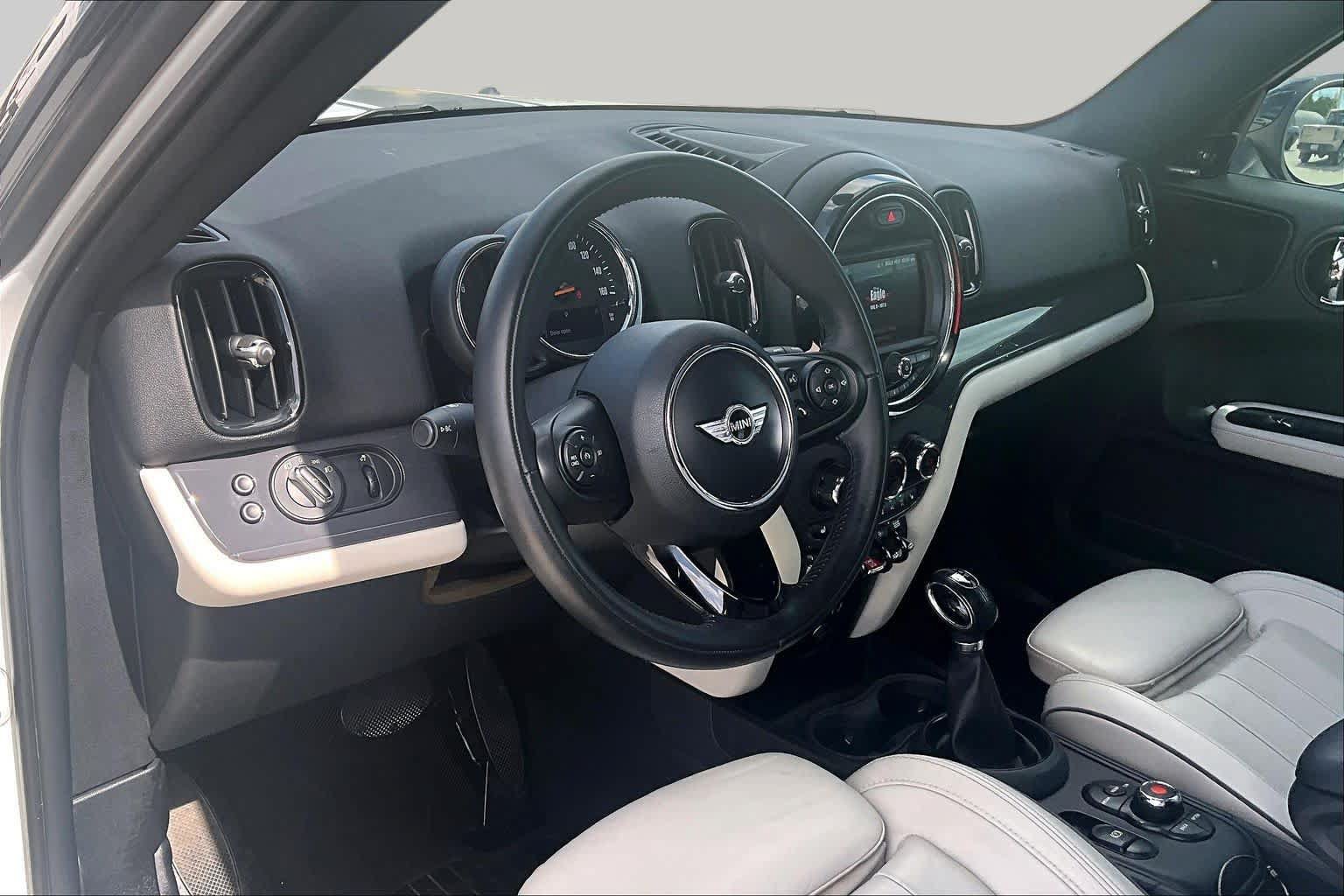 Used 2018 MINI Cooper Countryman FWD image 16