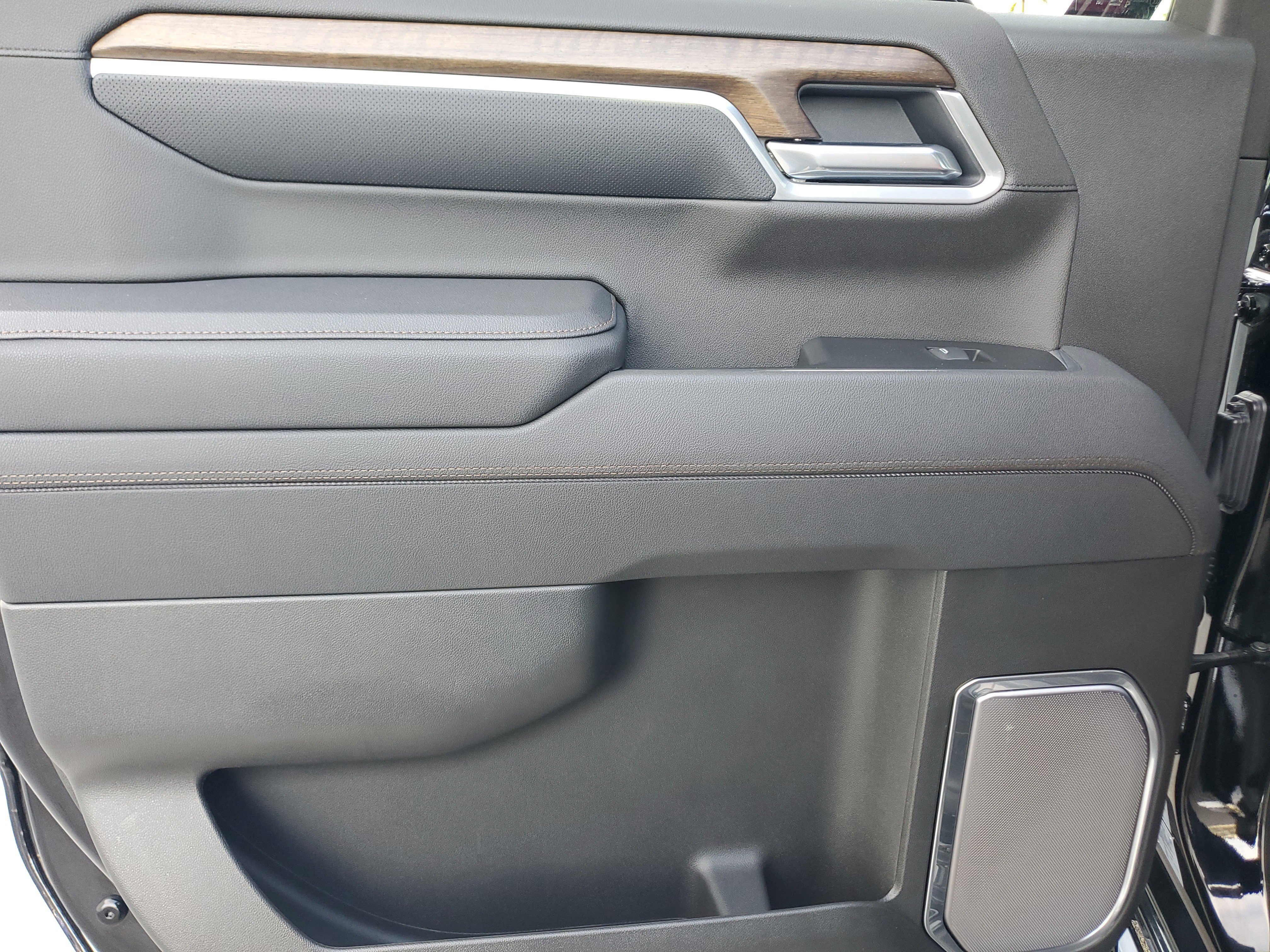 Used 2025 Chevrolet Silverado 1500 High Country image 20