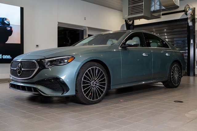 New 2026 Mercedes-Benz E 350 4MATIC Sedan image 3