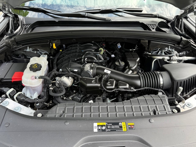 Used 2025 Jeep Grand Cherokee Altitude AWD/4WD image 9