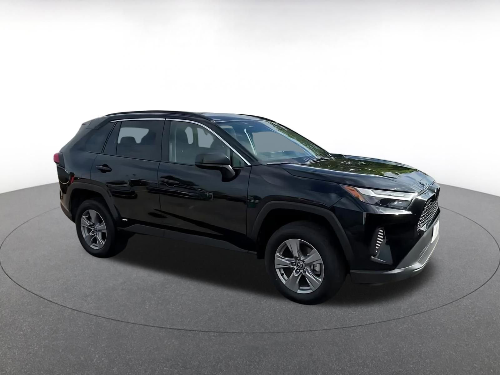 Used 2025 Toyota RAV4 LE video 2