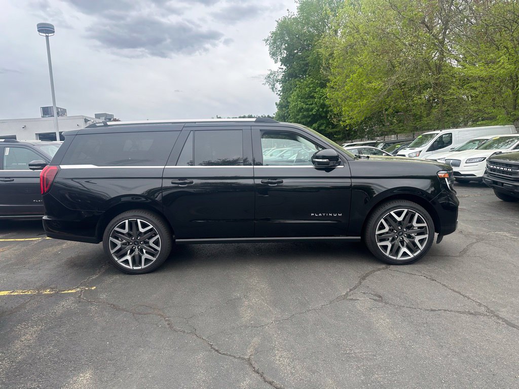New 2026 Ford Expedition Max Platinum w/ Platinum Ultimate Package AWD/4WD image 4