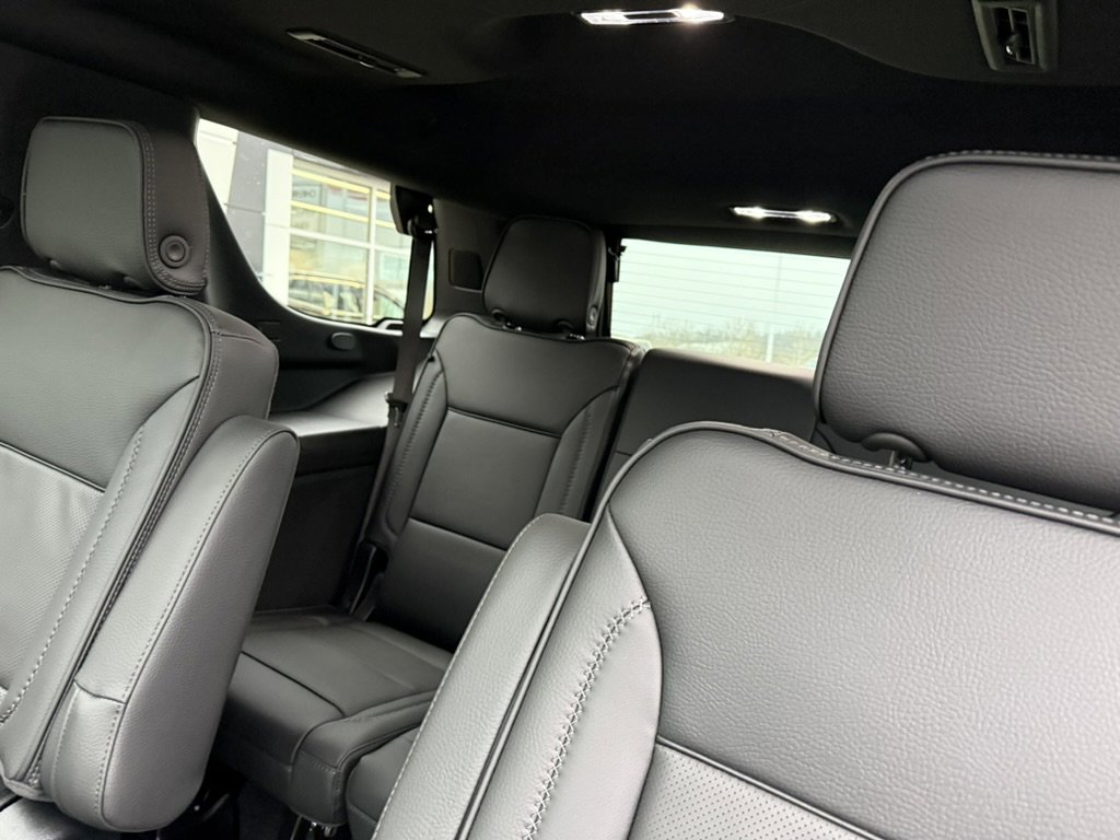 New 2026 GMC Yukon Denali w/ Sun & Power Step Package image 12