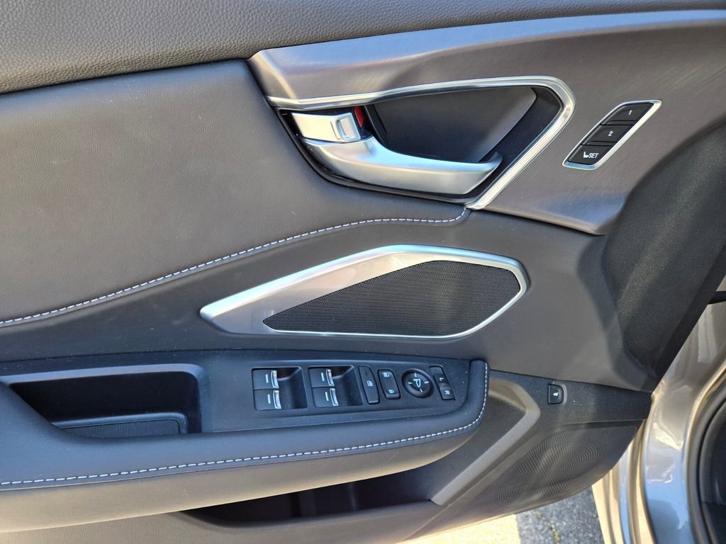 Certified 2025 Acura RDX SH-AWD image 10