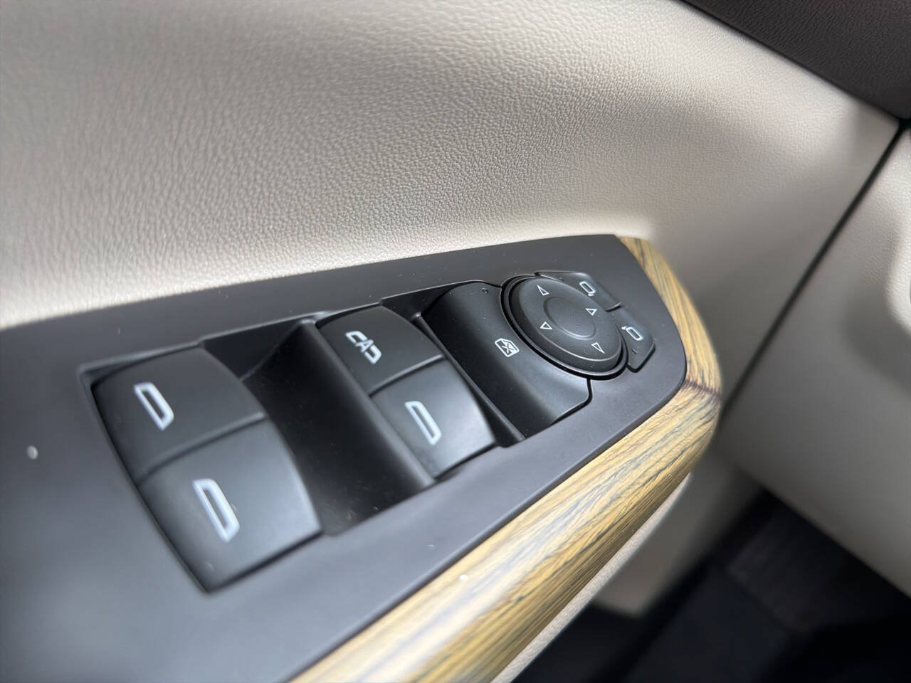 Used 2019 GMC Acadia Denali w/ Technology Package FWD image 10