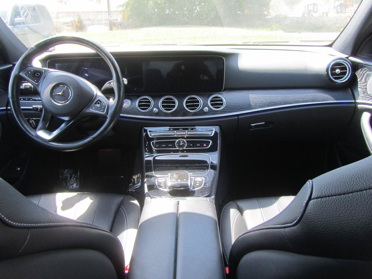 Used 2017 Mercedes-Benz E 300 4MATIC image 13