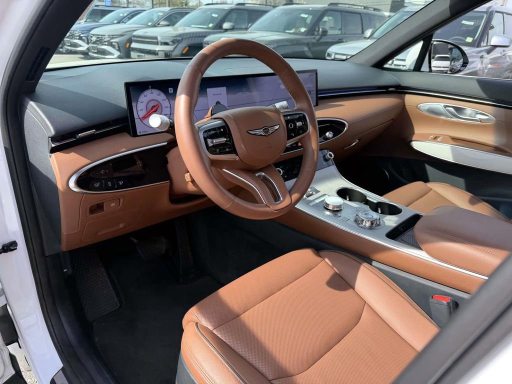 Used 2026 Genesis GV70 2.5T Advanced image 13