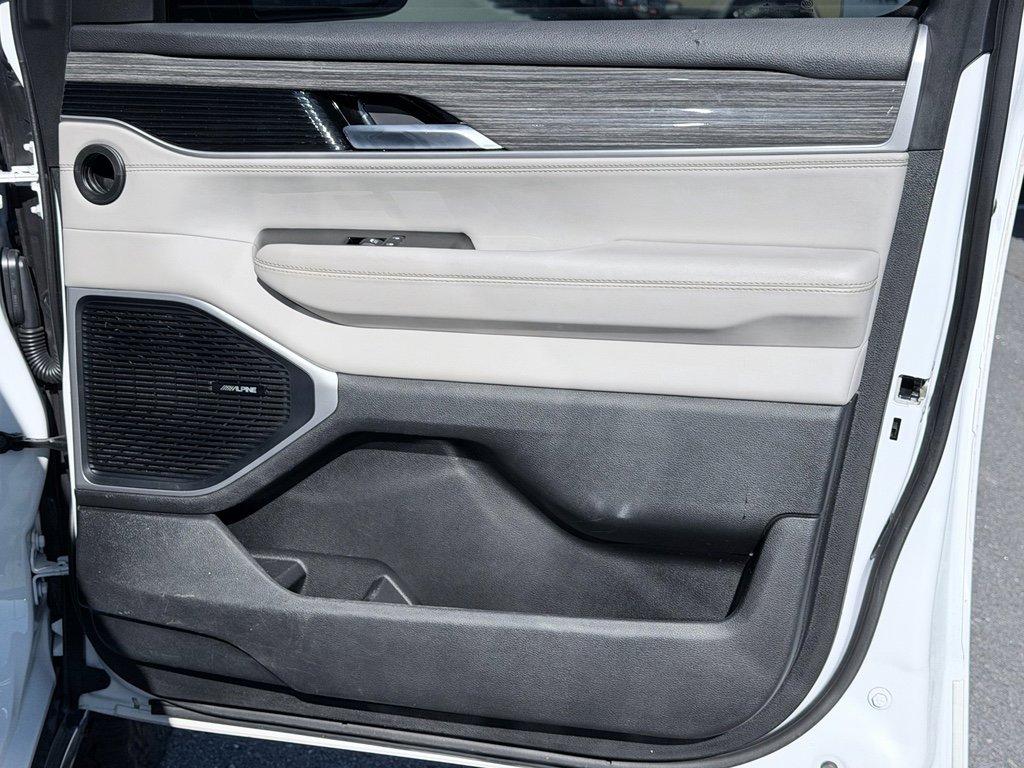 Used 2022 Jeep Wagoneer Series II RWD image 29