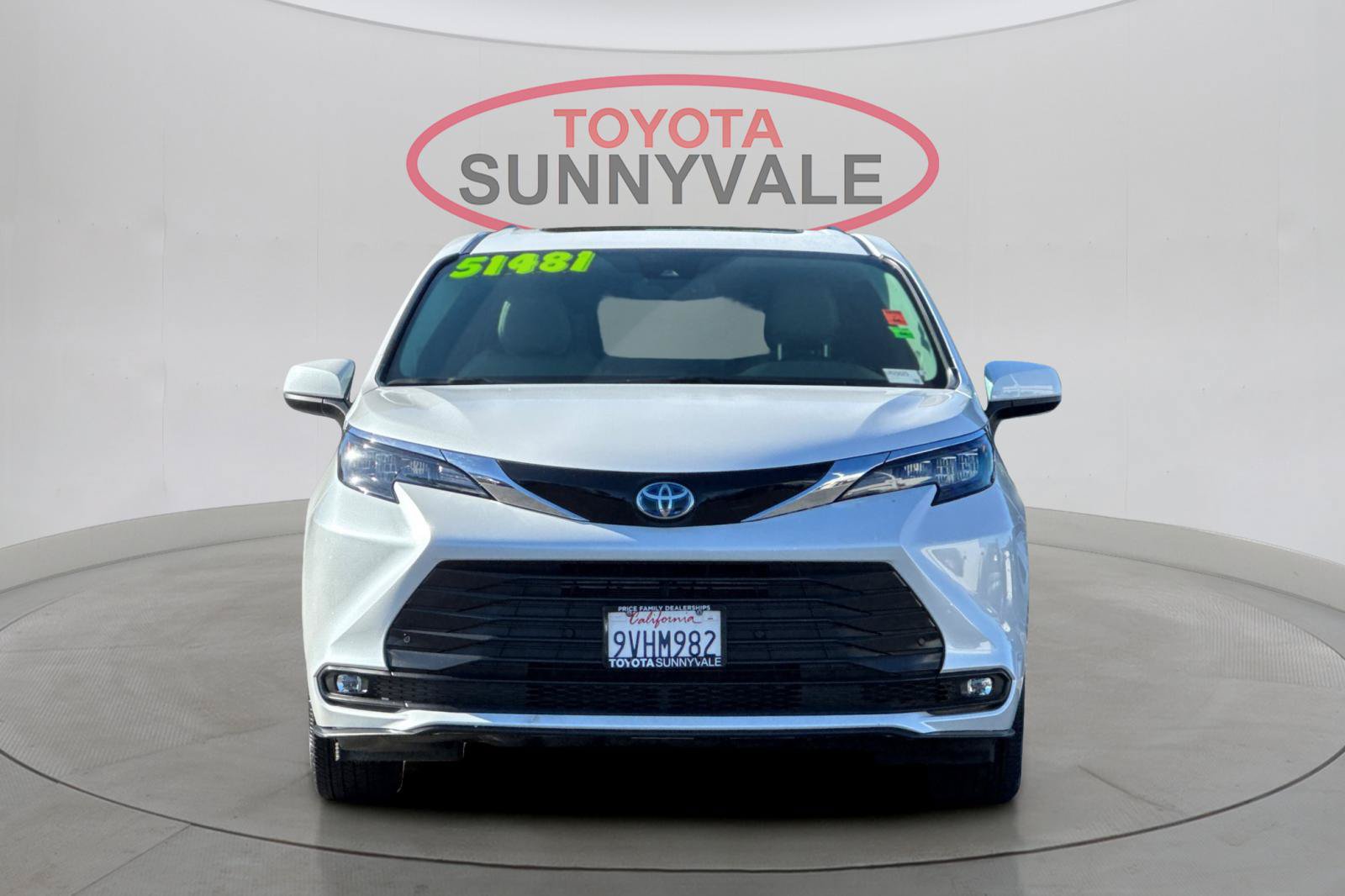 Used 2025 Toyota Sienna XLE FWD image 12