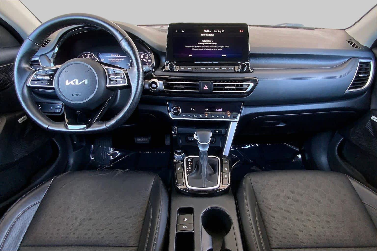 Used 2023 Kia Seltos SX w/ SX Sunroof Package AWD/4WD image 16