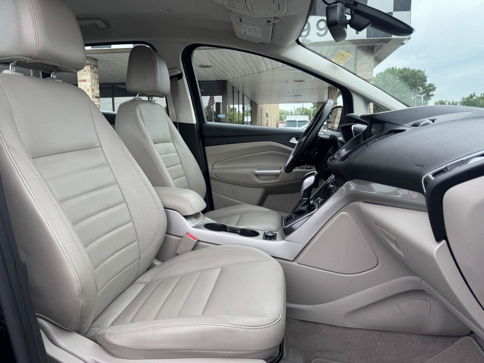 Used 2013 Ford C-MAX Energi SEL FWD image 25