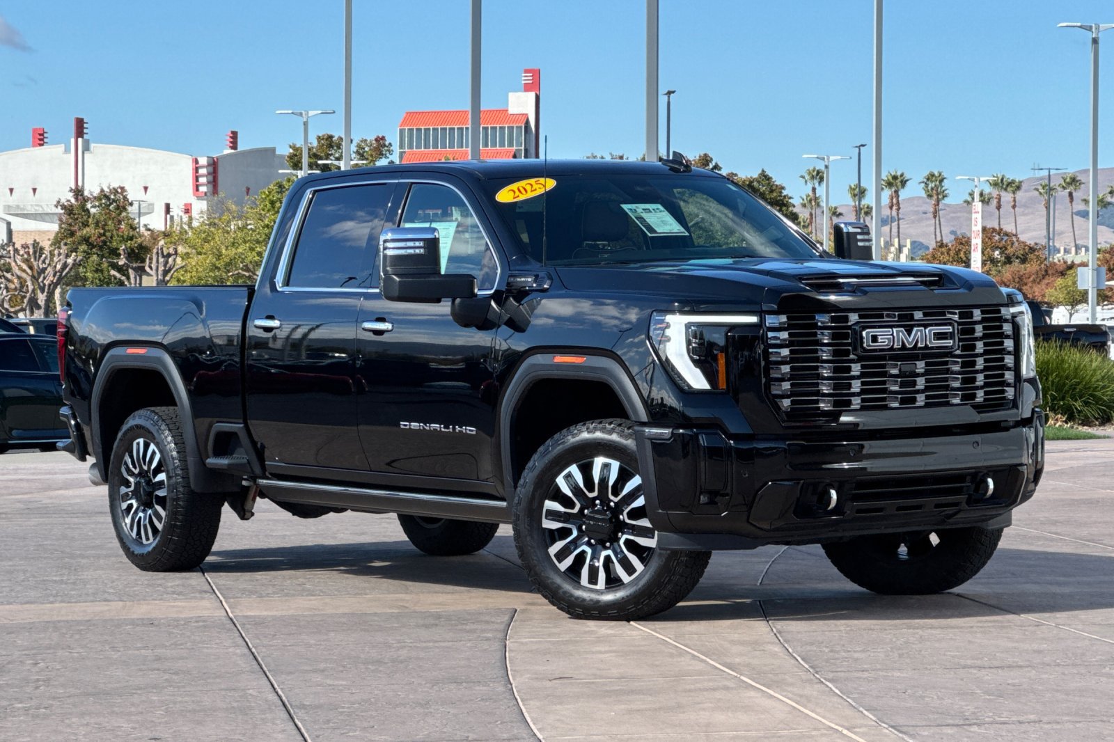 Used 2025 GMC Sierra 2500 Denali Ultimate AWD/4WD image 2