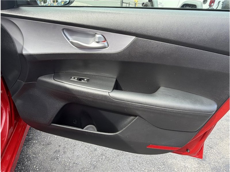 Used 2024 Kia Forte LXS w/ LXS Technology Package image 25