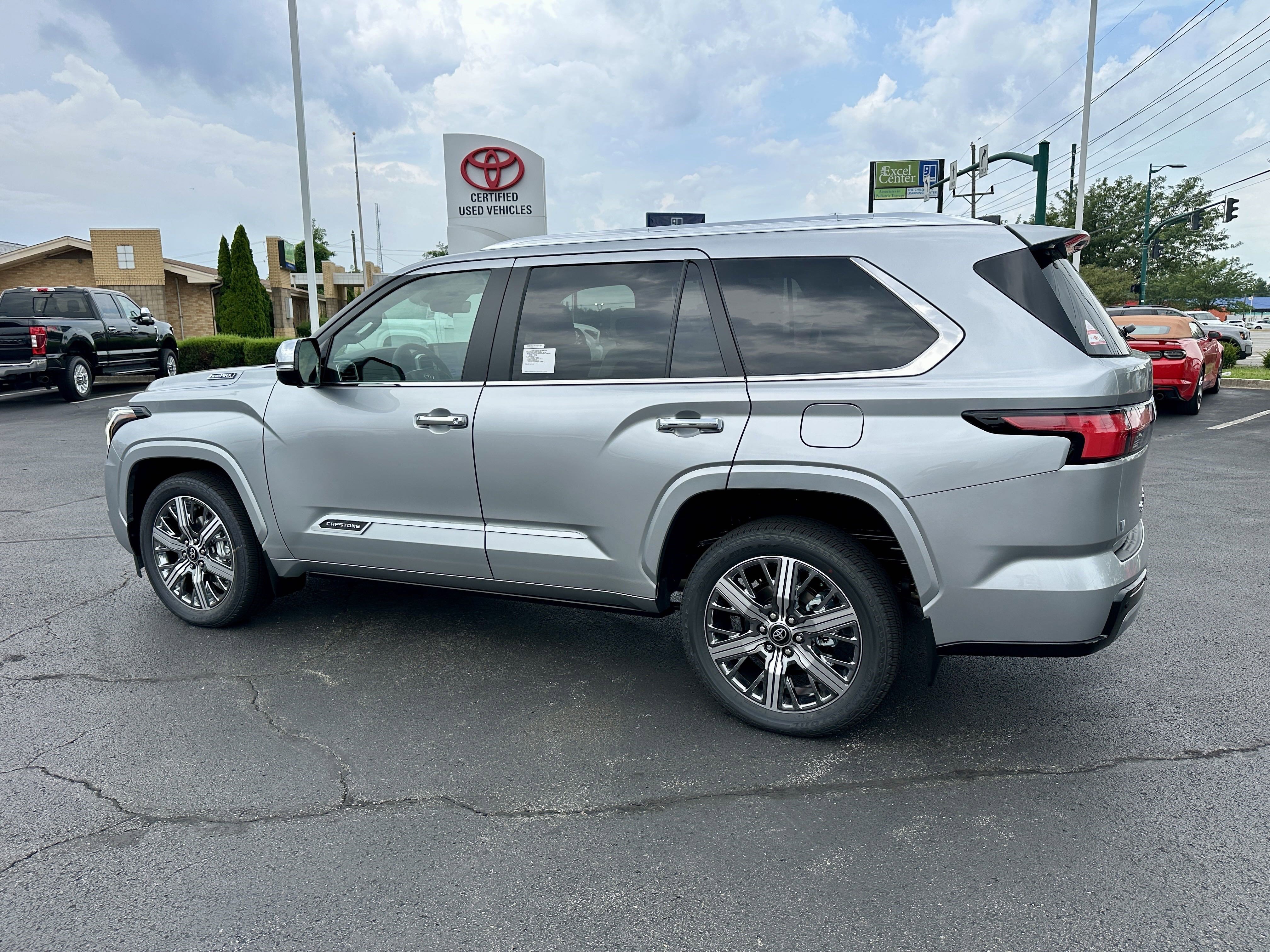 Used 2025 Toyota Sequoia Capstone image 17