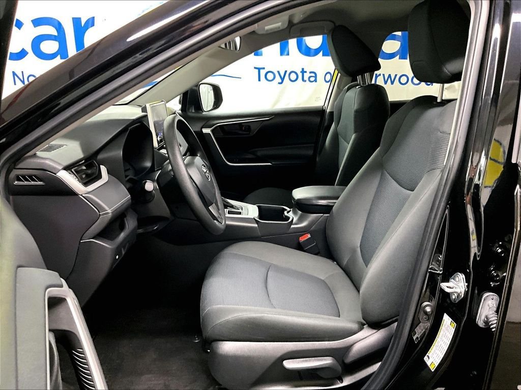 Certified 2023 Toyota RAV4 LE AWD/4WD image 10