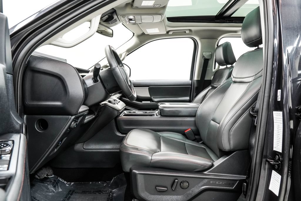 Used 2025 Ford Expedition Active AWD/4WD image 16