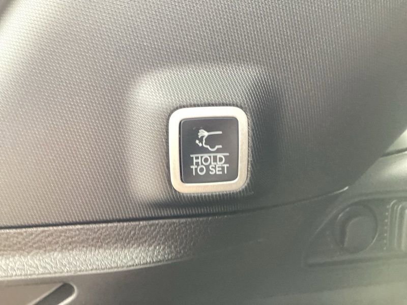 New 2025 Jeep Grand Cherokee Altitude AWD/4WD image 17